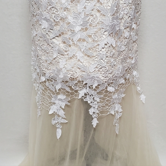 Bridal Ivory Lace Trumpet Mesh Sleeveless Sweetheart Neckline Tulle Maxi Dress - Picture 7 of 15